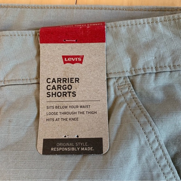 NWT Levi's Carrier Cargo Shorts Mens 30R Loose-Fit Beige Khaki Rip stop Pockets - Picture 2 of 7